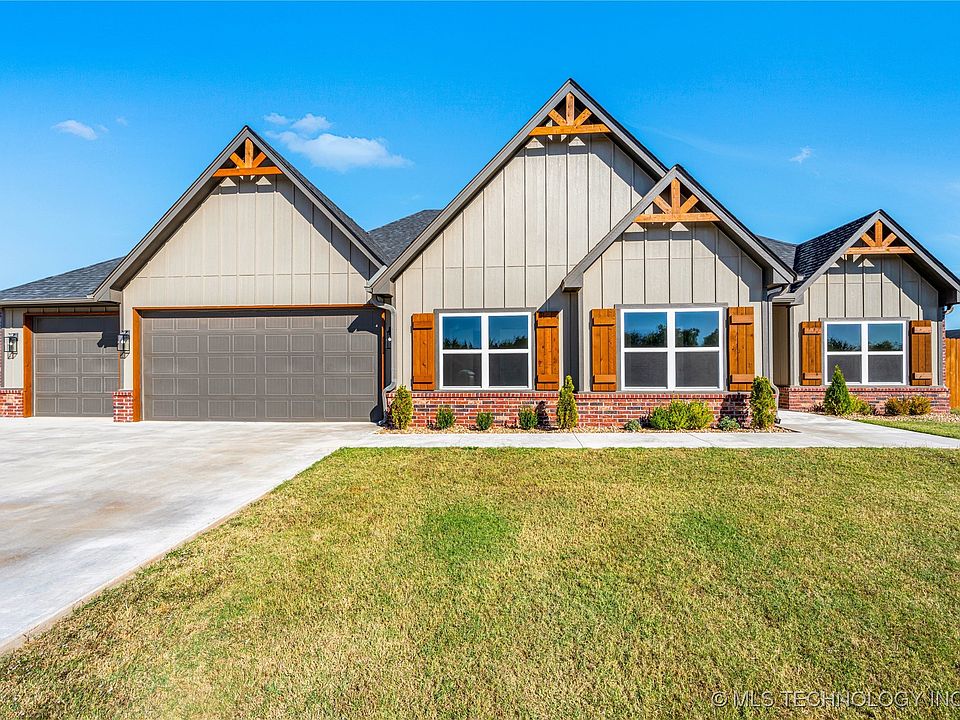 1st image of 302 Blanco Bend Dr