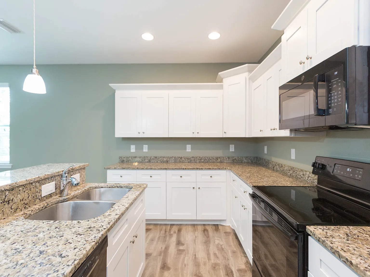 3 bed, 3.5 bath, 2122 sqft, $3,850 — Photo 3