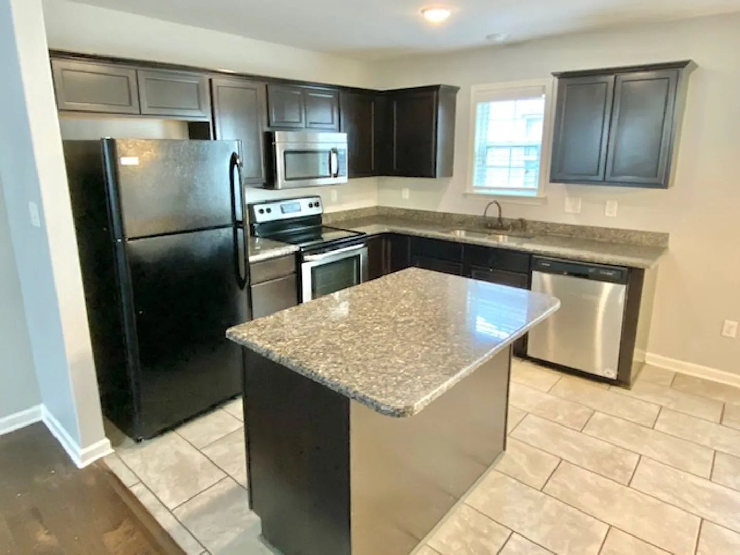 GlenCreekLane7599 — Photo 4
