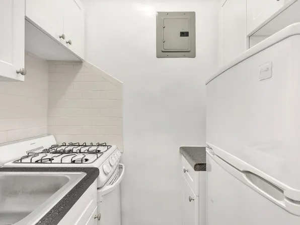 253 West 72nd Street image 5 of 14