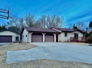 506 W Jackson St, Parkers Prairie, MN 56361