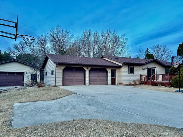 506 W Jackson St, Parkers Prairie, MN 56361