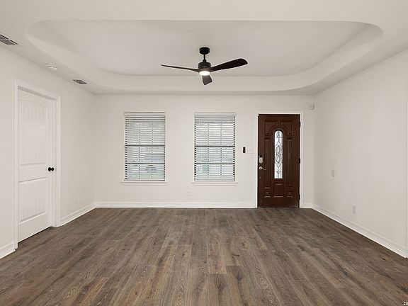 3rd image of 417 JESSICA ST