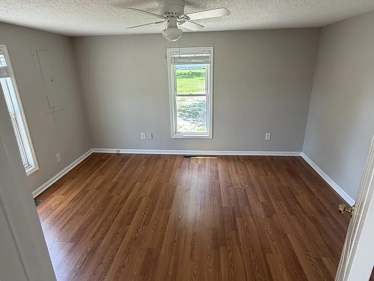 2189 N Carolina 55 — Photo 7