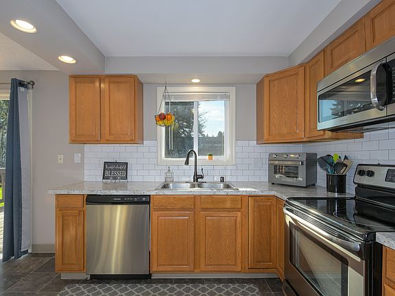 5th image of 14919 NE 82nd St