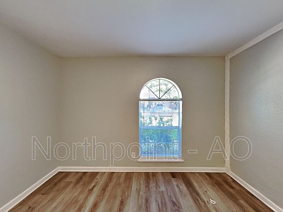 5th image of 2236 Lockwood Dr