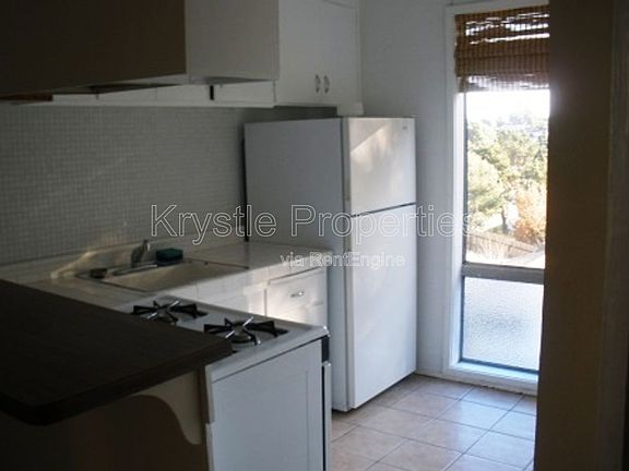 3rd image of 503 Hichborn St #A