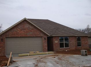 968 Glass St, Cave Springs, AR 72718