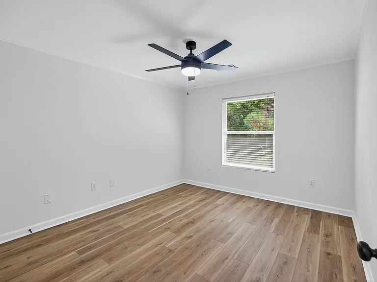 341 W Coleman Blvd #G — Photo 16