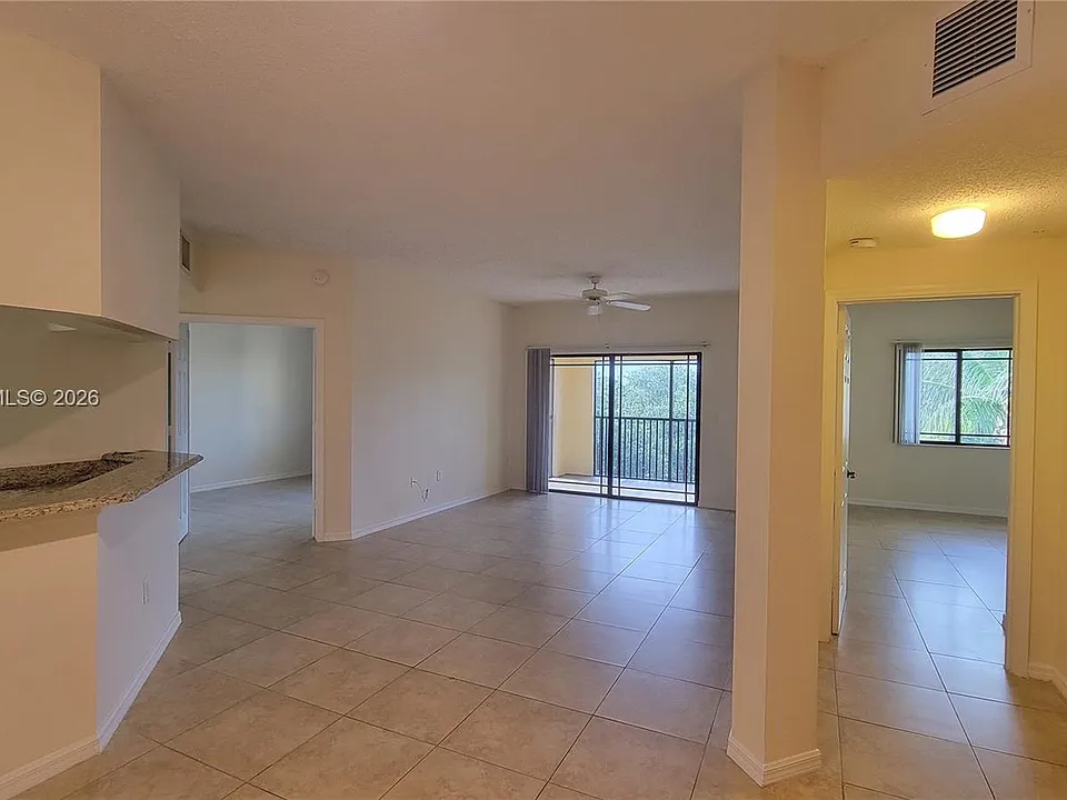 3018 Alcazar Pl #303