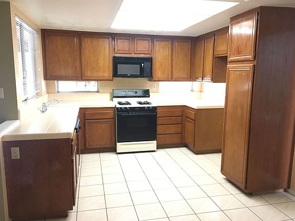 2nd image of 1349 Crestmont Dr