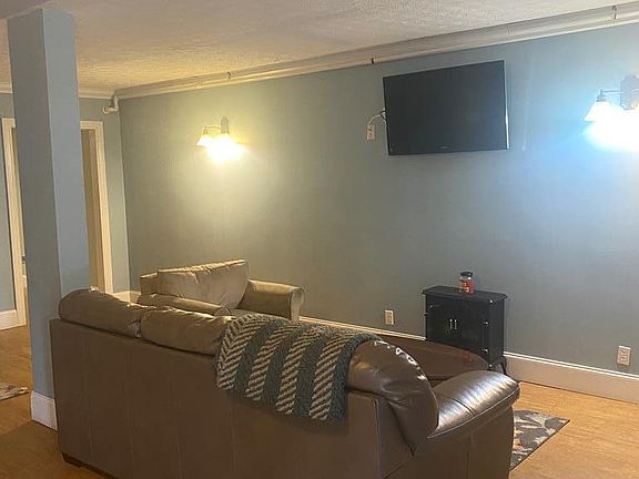 3rd image of 106 W 2nd Ave