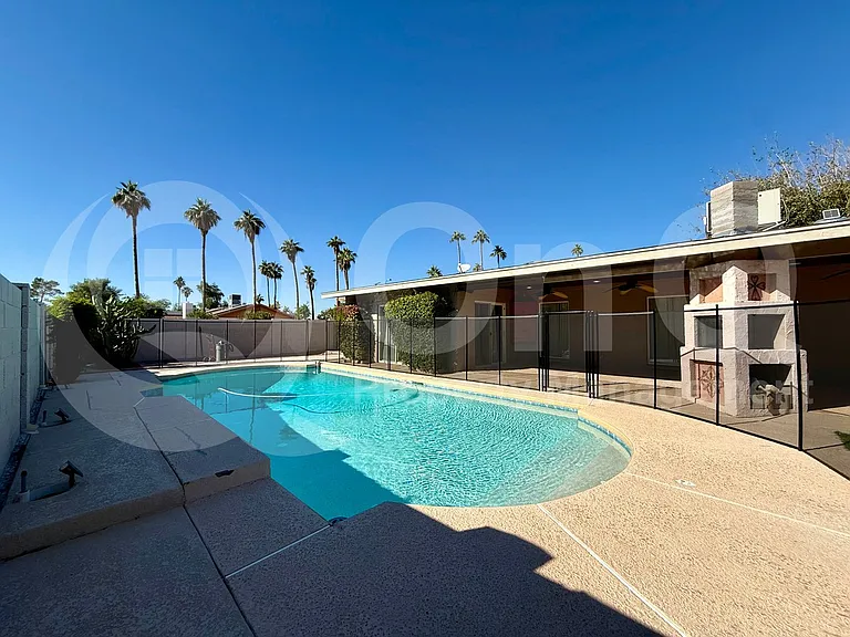 967 W La Jolla Dr — Photo 32