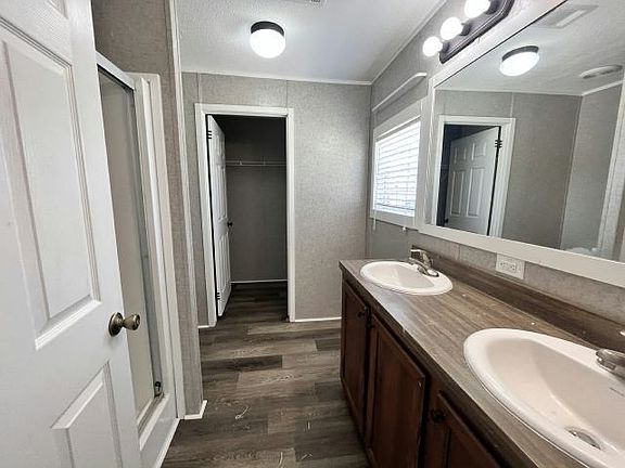 4th image of 227 Barrow St #605