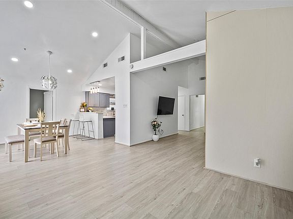 3rd image of 12014 Pompano Ln