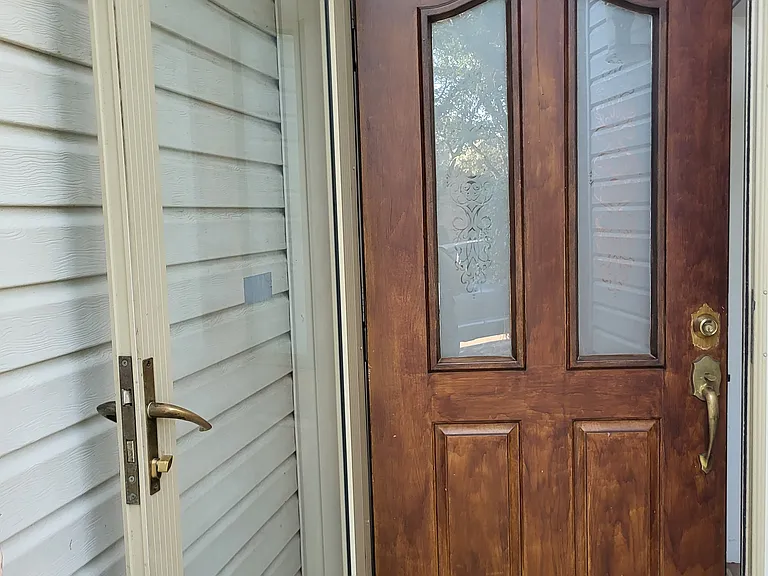333 Fairhavens Dr — Photo 2