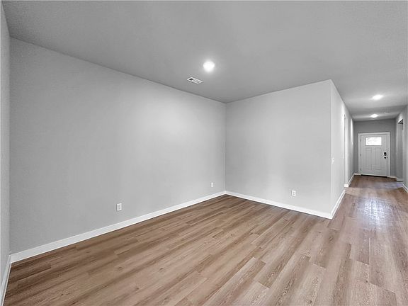 5th image of 408 N Yona Ln