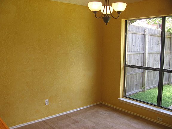 5th image of 3865 Beaumont Ln