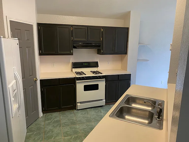 2500 Ashley Way — Photo 4