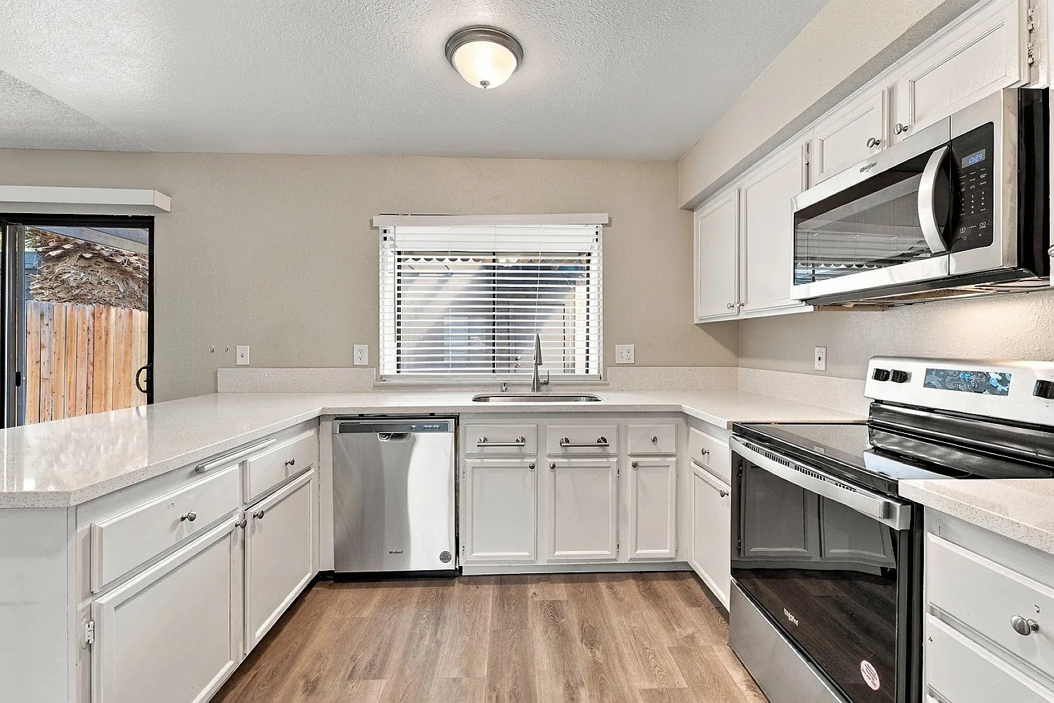 Beautiful Las Vegas Rental ? 3251 Longford Way #0 — Photo 2