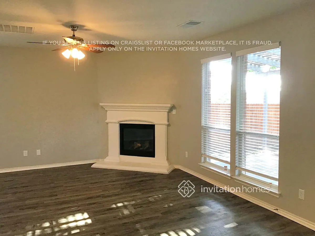 Building Photo - 8633 Fernhill Dr