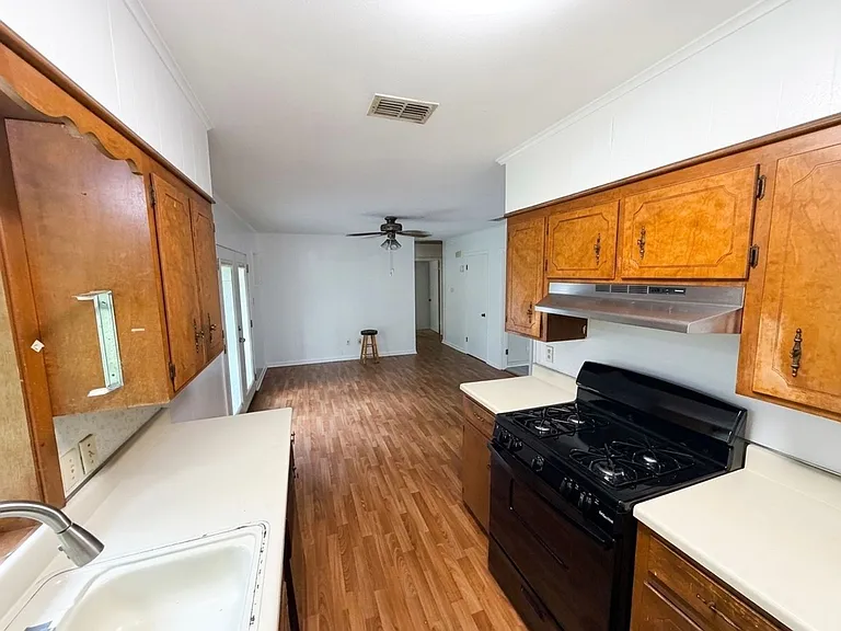 9295 Savanna Dr — Photo 6