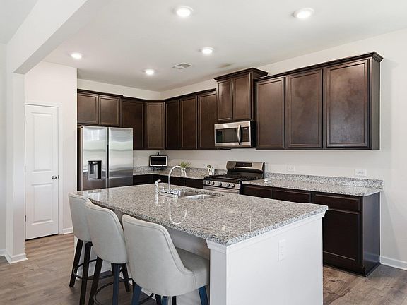 3rd image of 108 Ashborne Ln