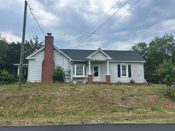 293 Pine Rd, Eden, NC 27288