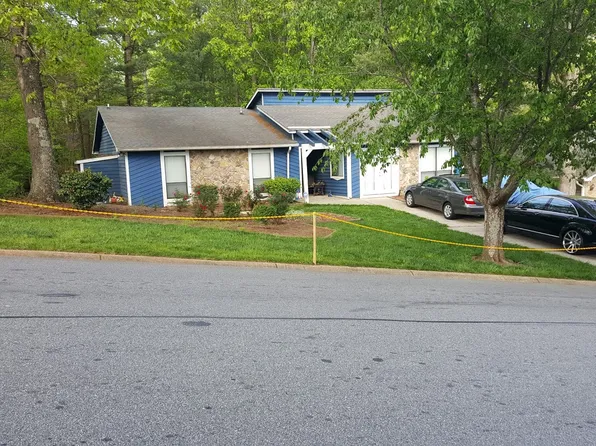 906 Park Forest Dr, Lilburn, GA 30047