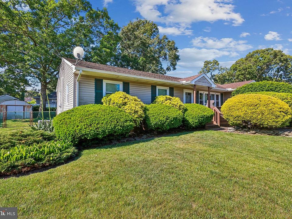 1st image of 307 Lawrence Dr