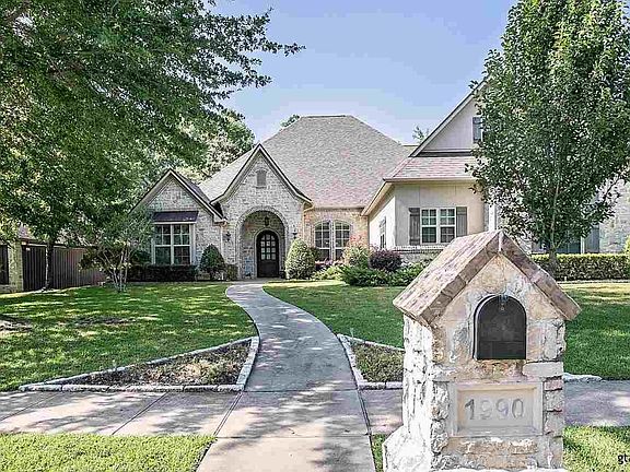4th image of 1990 Dueling Oaks Dr
