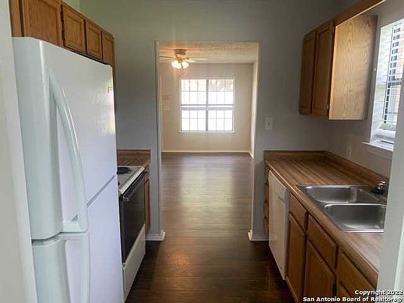 2nd image of 4545 Hoeneke St #204
