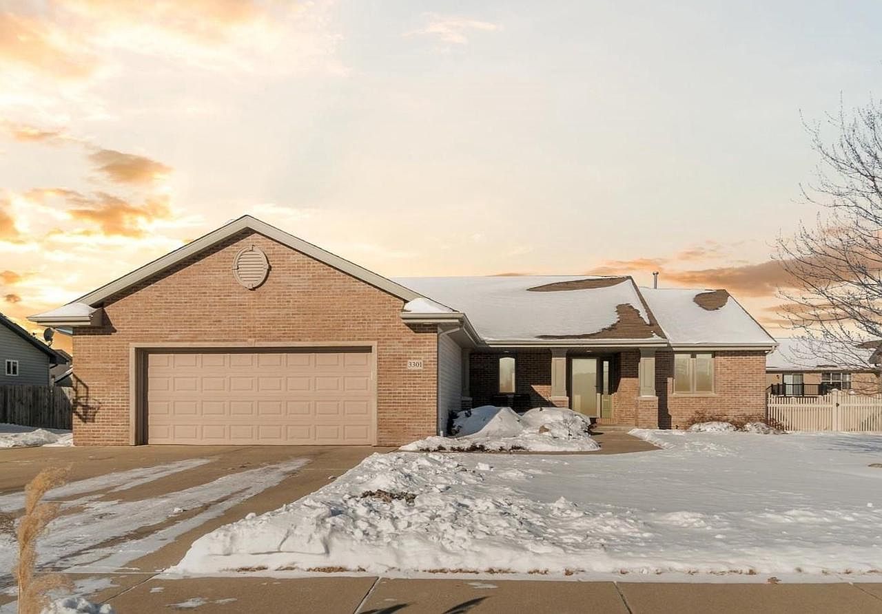 3301 North Wright Rd, Janesville, WI 53546 Zillow