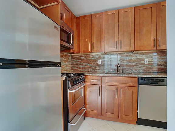5th image of 85 8th Ave APT 2B
