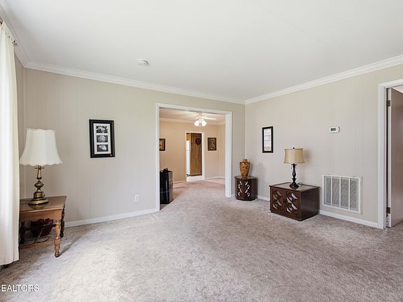 3rd image of 905 Cumberland St