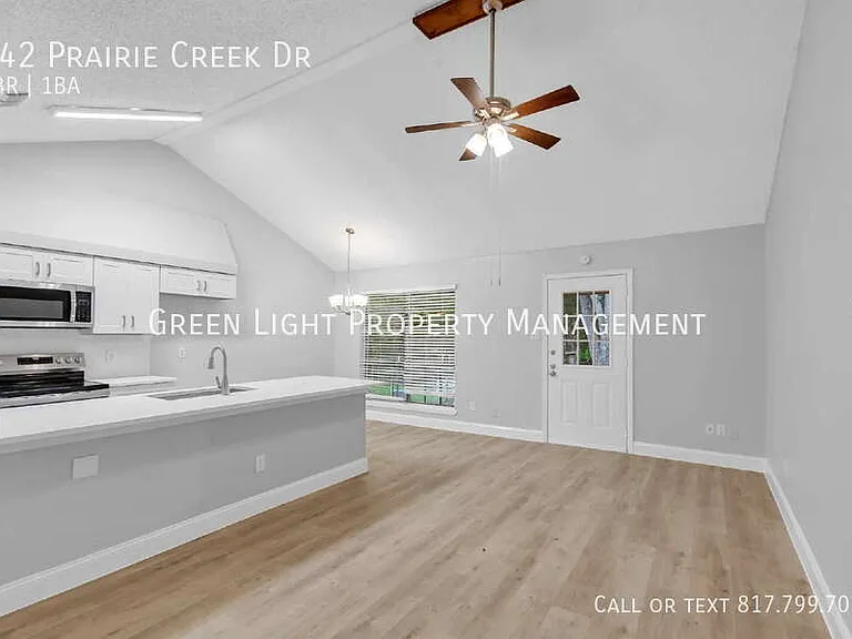742 Prairie Creek Dr — Photo 4