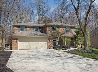 33159 Allenbury Dr, Solon, OH 44139
