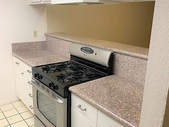 4th image of 1050 Gladys Ave #8335451