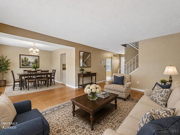 4th image of 42 Applewood Dr