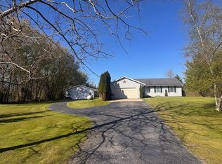 7302 Comstock Rd, Jeddo, MI 48032