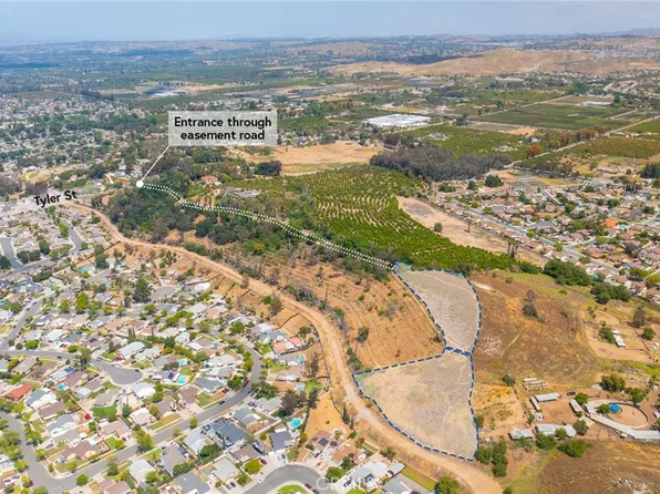 3050 Tyler St #10, Riverside, CA 92503