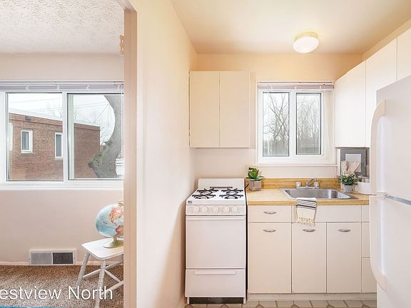 5th image of 5216 Knollwood Dr APT 9