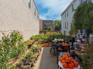 2048 W Grand Ave, Chicago, IL 60612