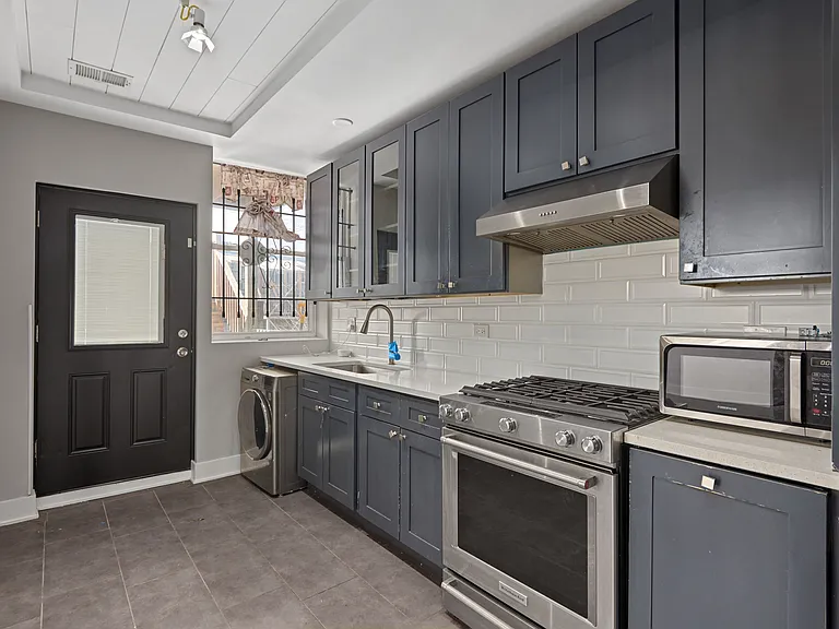 1517 E 67th Pl #3 — Photo 6