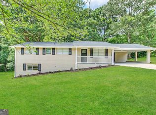 5885 S Bear Dr, Douglasville, GA 30135
