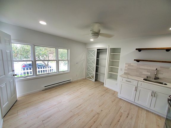 3rd image of 11 Franklin Ave Unit 4