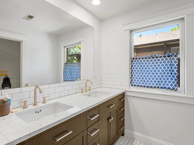 2nd Floor Full Bathroom with Double Sinks