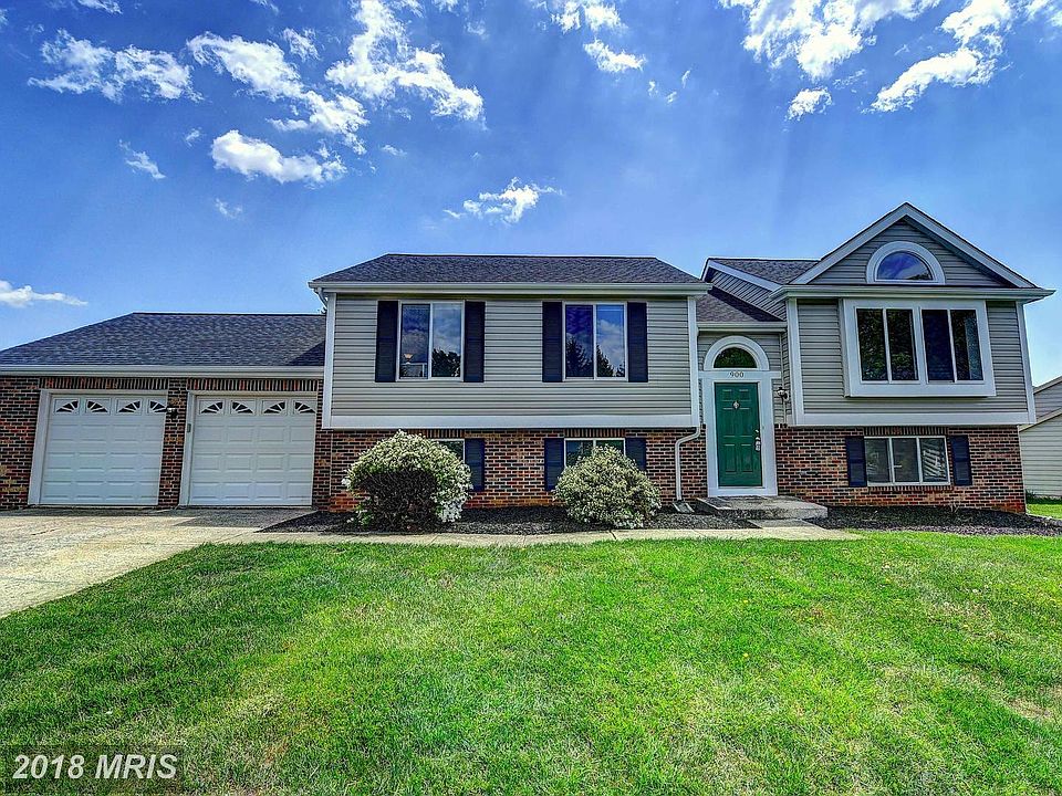 1st image of 900 Bergen Ln