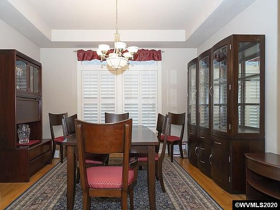 2nd image of 745 Fairwood Crescent Dr