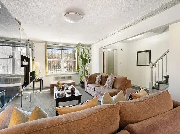 11005 Saultell Ave, Flushing, NY 11368